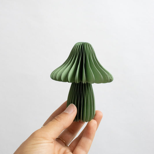 Bunte Papierpilze – einfarbige Herbstdeko für Zuhause