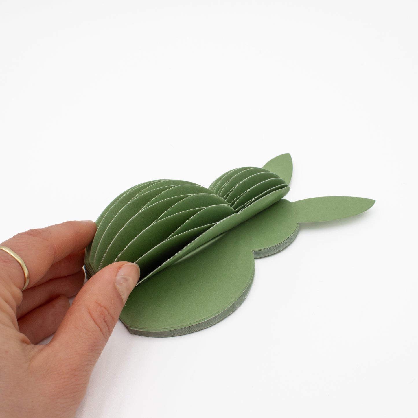 Minimalistische Osterhasen aus Papier – pastell