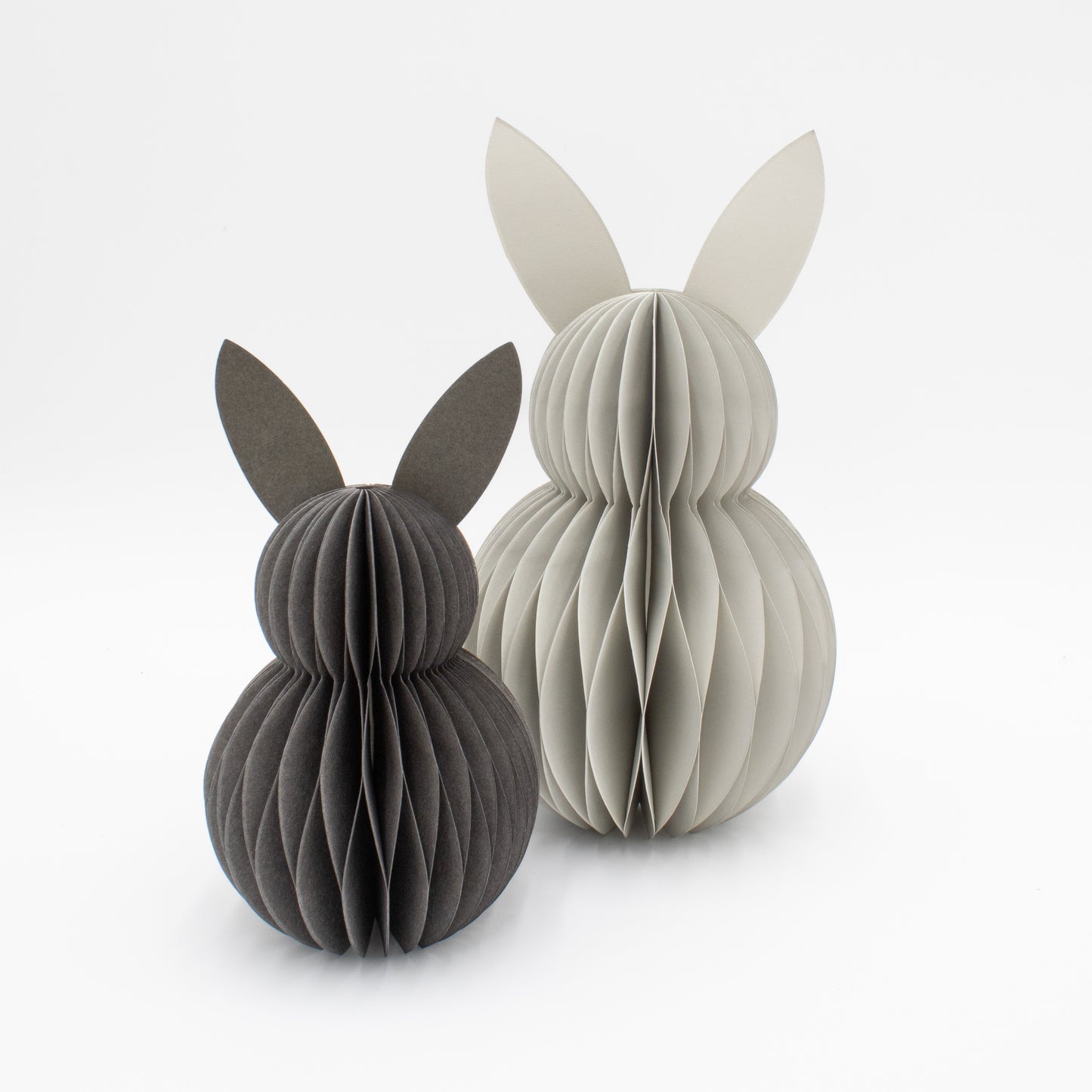 Minimalistische Osterhasen aus Papier – naturfarben