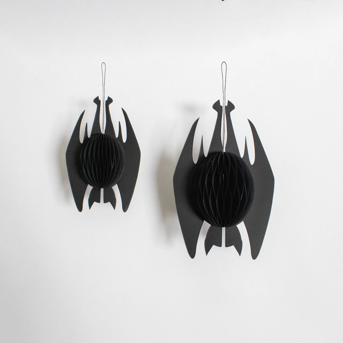 Papier-Fledermaus zum Aufhängen – Halloween-Deko, 15 & 20 cm