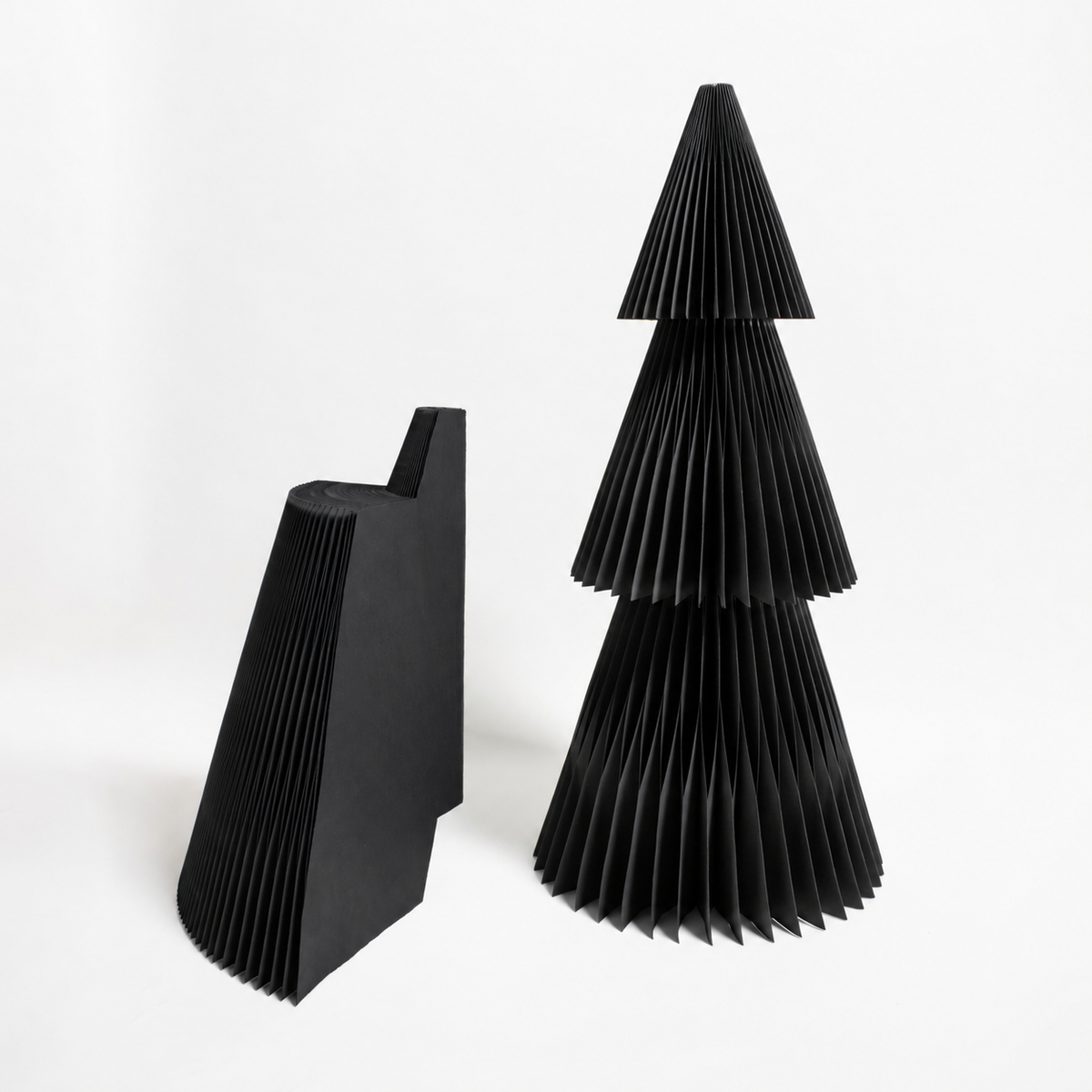 XXL Papier-Weihnachtsbaum Tilda in Schwarz