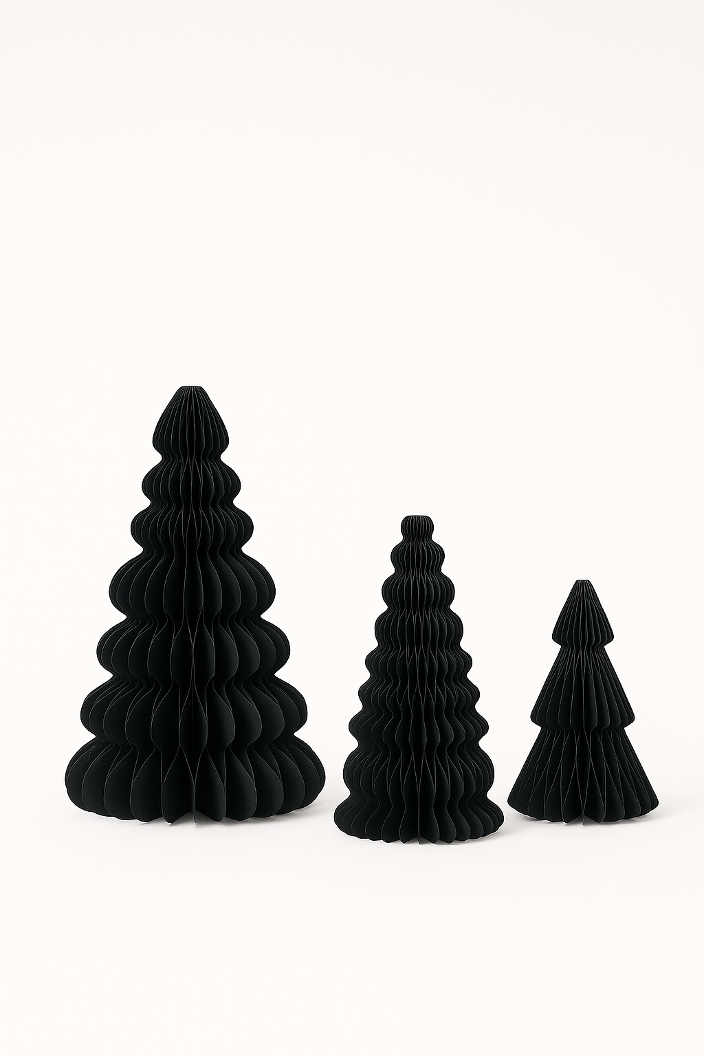 Schwarze Papier-Weihnachtsbäume | Design Deko Set aus Papier | Nachhaltige Weihnachtsdekoration | Minimalistische skandinavische Deko