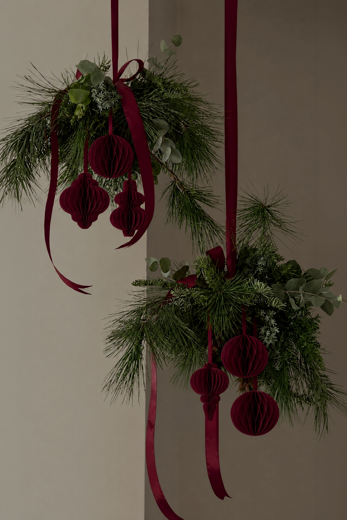 Papier-Christbaumschmuck Kugeln & Ornamente – Karminrot & Dunkelrot