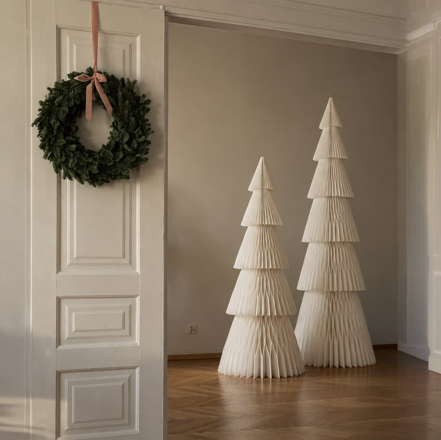 XXL Papier-Weihnachtsbaum Tilda – 120 bis 300 cm