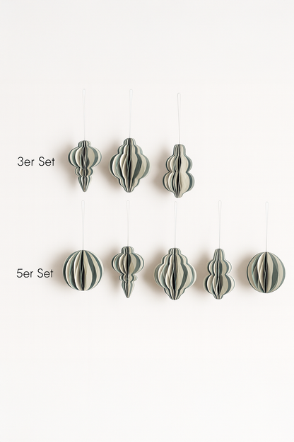 Zweifarbiger Papier-Christbaumschmuck monochrom