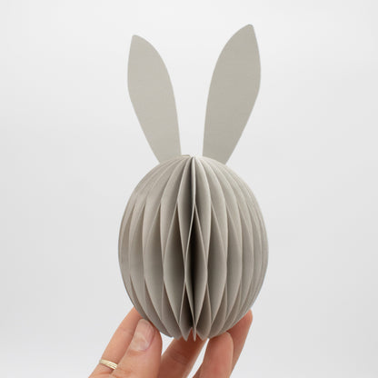 Papier-Osterhase klein – Beige, Hellgrau & Moosgrün, 10 & 15 cm