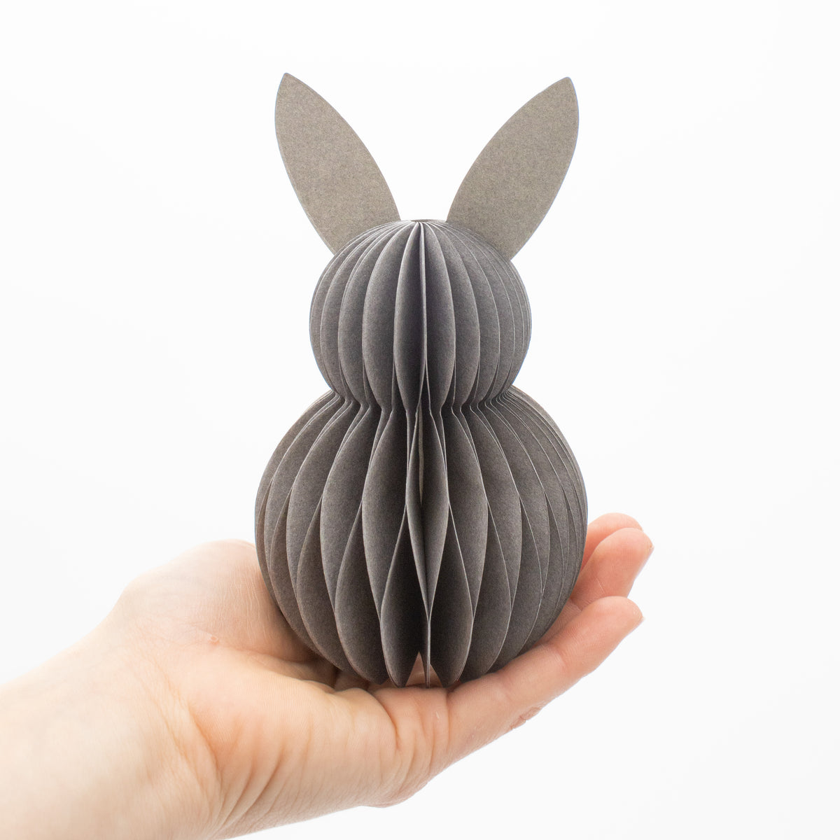 Papier-Osterhase minimalistisch in Dunkelgrau