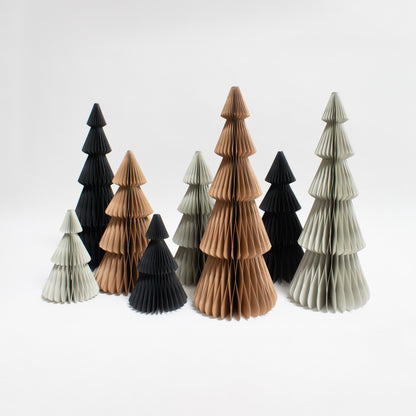 Papier-Weihnachtsbaum in Braun & Grau