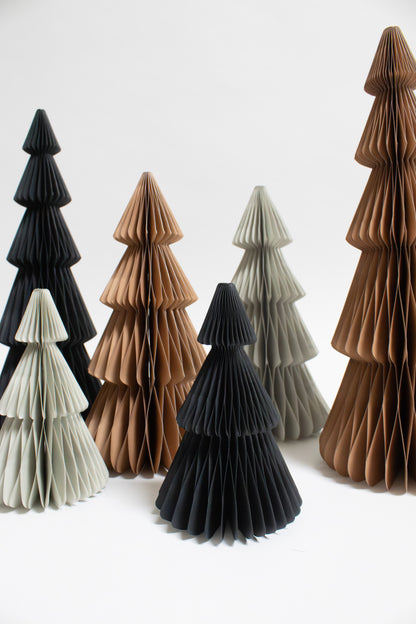Papier-Weihnachtsbaum in Schwarz