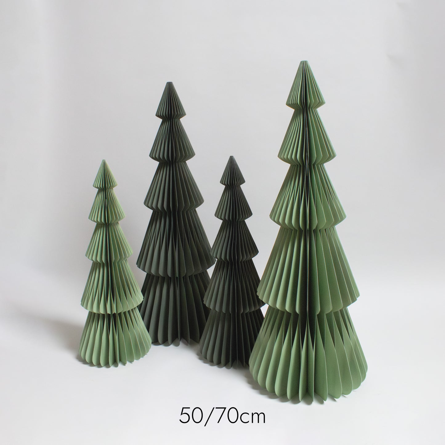 Stilvoller Papierweihnachtsbaum weiß grün