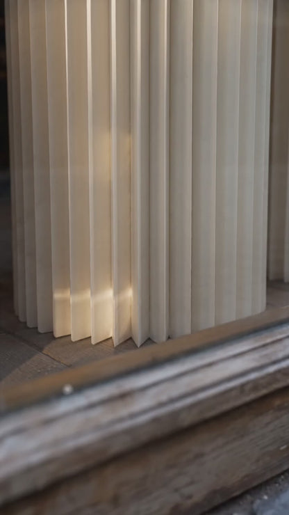 Papiersäulen – Skulpturale Displays für Concept Stores & Hochzeiten