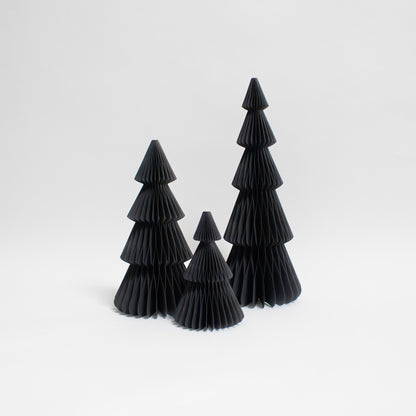 Stilvoller Papierweihnachtsbaum natur schwarz